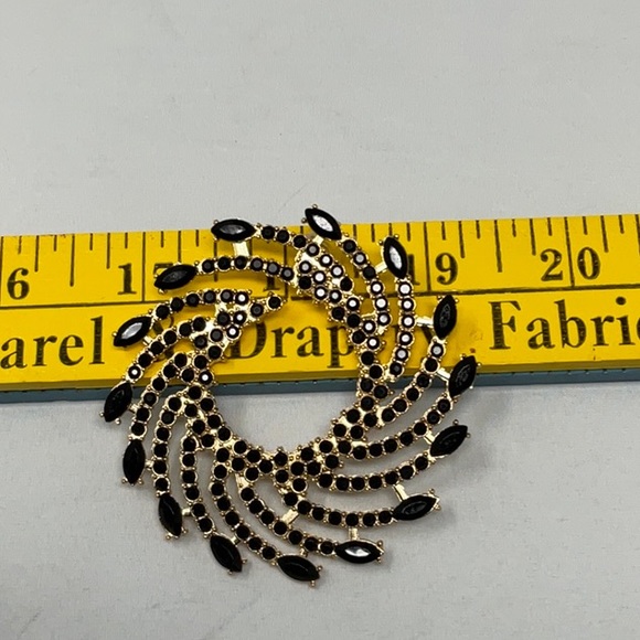 NWOT black rhinestone spiral earrings - Picture 2 of 4